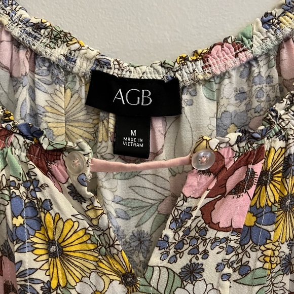 AGB Floral Blouse with Crochet Detailing on the Sleeves Size M - Picture 3 of 5